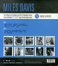 T00006694/●CD2枚組/マイルス・デイヴィス (MILES DAVIS)「Music & Photos (2013年・9781908709318・ジャズロック・コンテンポラリーJAZZ_画像2