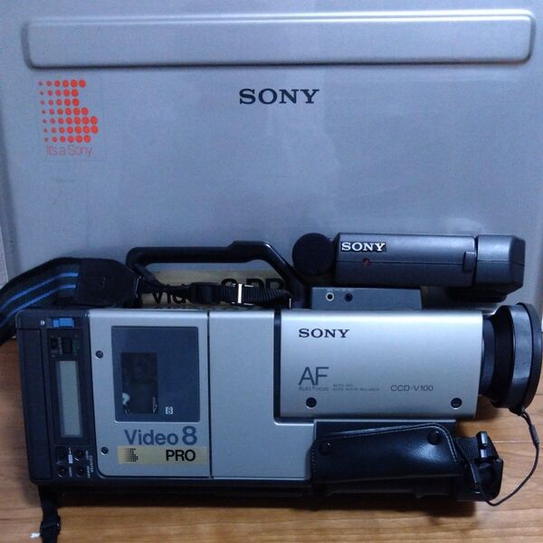 SONY CCD-V100 ジャンク品 ビデオカメラ移動収納用アタッシュケース付