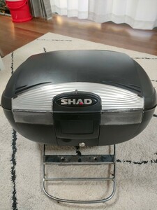 送料込み　美品　SHAD リアボックス　SH45　おまけで取り付けステー付けます