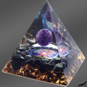 【浄化と幸運のアイテム】 オルゴナイトピラミッド アメジスト オブシディアン 神秘的 オルゴンエネルギー インテリア オブジェ パープル