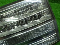 トヨタ　AHR20W　エスティマH/V　前期　右内側　テールレンズ　28-197　LED OK　240228021_画像2