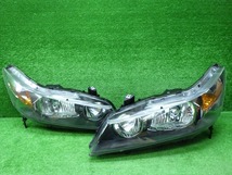 ホンダ　RN6/7　ストリーム　前期　ヘッドライト　左右　HID　100-22652　D　240312041_画像1