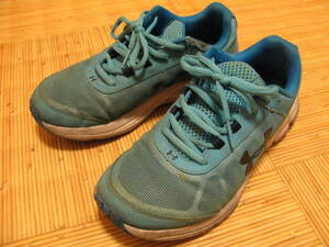 【used】UNDER ARMOUR（アンダーアーマー）水色：ランニングシューズ：23.5cm