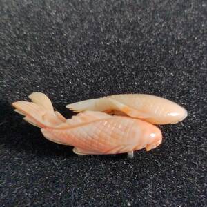 3/5　257393　珊瑚　帯留め　魚　鯉　和装小物　サンゴ　レトロ　総重量：約5.9g　さんご