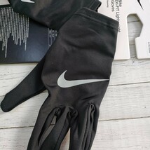 【L/XLサイズ】ナイキ　NIKE　BLACK　ブラック　グローブ　手袋　リフレクター　反射ロゴ　スポーツ　ランニング　マラソン　サッカー_画像6