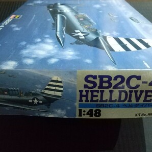 【送710円可・デカール無し】レベル 1/48 SB2C-4 ヘルダイバー // Revell 1/48 Curtiss SB2C-4 Helldiver【86144】エッチングパーツ付きの画像2