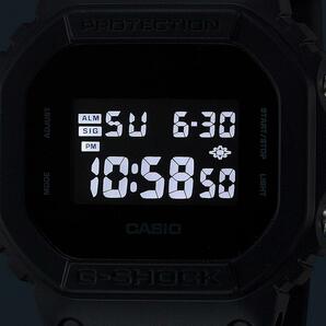 G-SHOCK 5600シリーズ ソリッドカラーズ デジタル スクエア ブラック 反転液晶 メンズ腕腕時計 DW-5600UBB-1JF 新品国内正規品タグ付きの画像5