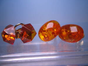 * natural amber. earrings 2 point 