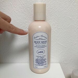 ジェラートピケ　ボディミルク　PNK（ピーチフローラル）250ml