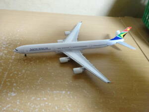 1/500　ヘルパ　南アフリカ航空　A340-600