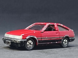 ◆日本製トミカ/黒箱(1/61)◆トヨタ・カローラ・レビン(AE86/赤&黒)◆箱なし/ルース/ジャンク★夢屋JT165★