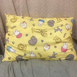 Miffy（ミッフィー）　約43×63cm　枕　クッション 小長座布団　 大きめ 両面同柄 スお昼寝 ごろ寝 クッション