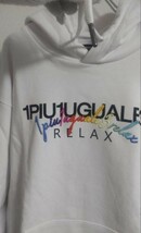 新品未使用品 1PIU1UGUALE3 RELAX プルオーバーパーカー フロントロゴ 刺繍 Lサイズ_画像4