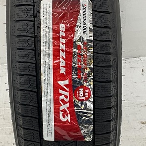 新品タイヤ 処分特価 1本のみ 205/45R17 84Q ブリヂストン BLIZZAK VRX3 冬 スタッドレス 205/45/17 アクア 国産 日本製 b5616の画像2