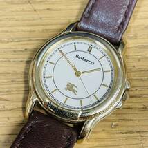稼働品 Burberrys バーバリー クォーツ 腕時計 ホワイト文字盤 5530-F52304 NN9826_画像1