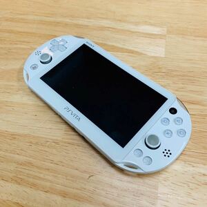 SONY PS VITA PCH-2000 ホワイト 動作確認済み ソフト (フリーダムウォーズ） 16GBメモリーカード付き NN9794 