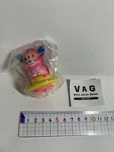 VAG SERIES 17 単品　カームキャット　U.F.O.(ピンク系)　ガチャ　CALM CAT ソフビ　フィギュア　メディコムトイ　ゆうパケットプラス〜