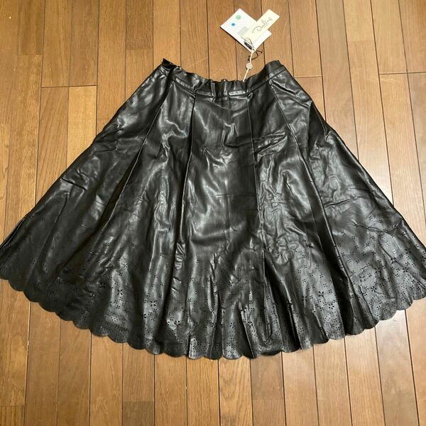 ★新品 タグ付き★ダーリンロンドン DARLING LONDON ロング スカート フレア 黒 ブラック レザー風 VISCOSE