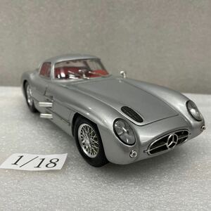 メルセデスベンツ 300 SLRミニカー Maisto 1/18 モデルカー 箱無し