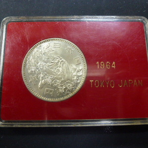 1964年 東京オリンピック記念 貨幣ケース入 1000円銀貨 美品  k-21の画像1