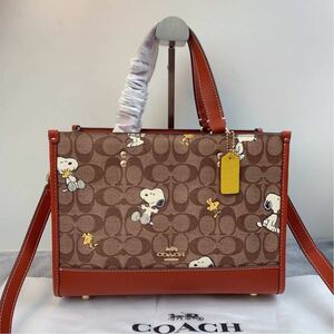 COACH コーチ　最新作　ハンドバッグ　新品　2way シグネチャー　snoopy 