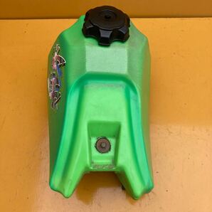 KAWASAKI カワサキ KX80 KX80M 実働 ガソリンタンク 混合タンク 燃料タンク キャップ コック付 モトクロス 水冷 ポリタンク検 純正 240315の画像3