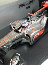 ミニチャンプス 1/18 マクラーレン メルセデス MP4-25 ジェンソン・バトン Vodafone Mclaren MP4/25 J.BUTTON 2010_画像6