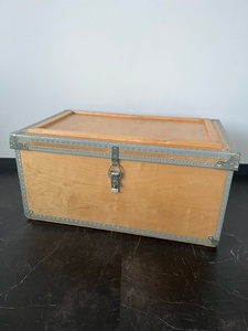 [114] vintage military trunk Vintage Vintage Mid-century post modern 70s 80s Northern Europe modern Herman Miller 80 period 