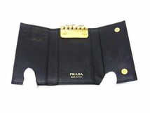 1円 ■美品■ PRADA プラダ サフィアーノレザー 6連 キーリング キーケース 鍵入れ レディース メンズ ブラック系 FC0729_画像3