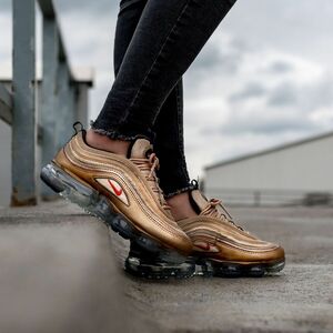 人気 格安 NIKE エアヴェイパーマックス97 メタリックゴールド 27.5 ナイキ AIR VAPORMAX 97 スニーカー