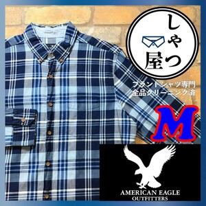 ME5-274◆USA直輸入◆良品 正規品◆良色【AMERICAN EAGLE】ロゴタブ 長袖 チェックシャツ【メンズ M】青 グラデ ボタンダウン ウッドボタン