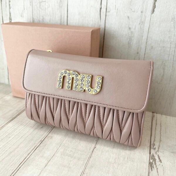 【極美品】MIUMIUマテラッセ クリスタルピンク ミュウミュウ　ウォレット　ファスナー