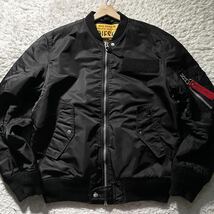 極美品/XL相当●DIESEL ディーゼル MA-1 フライトジャケット ボンバー ブルゾン ナイロン キルティング 裏地レッド ロゴ 肩ロゴチャーム 黒_画像2