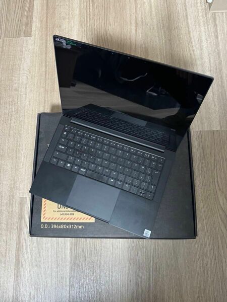 Razer Blade Stealth 13 1650 Ti 4Kタッチパネル