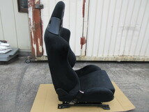 ※西濃運輸営業所での受取商品※ あ1604 三菱 純正 運転席 シート RECARO 中古 ♪ ランサーエボリューション10外し ランエボ レカロ_画像3