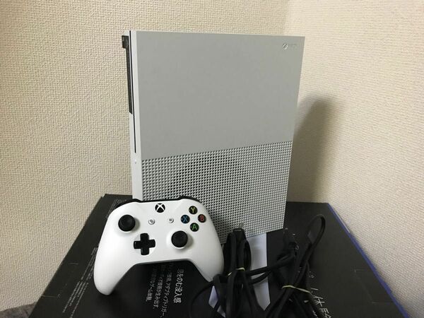 Microsoft XBOX ONE S 1TB 本体 (XBOX ONE マインクラフト 北米版 付き)