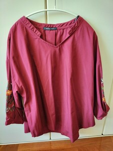  embroidery blouse beautiful goods 4L calm oversize .. color is more dark red color . close..