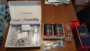 GIVENCHY カトラリーセット、　RIEDEL ワイングラス