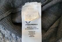 定番人気商品☆FRED PERRY フレッドペリー Vネックニットセーター ウール素材 チャコールグレー XSサイズ☆K7210_画像9