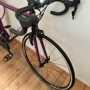 C/2027 【松戸市直接引取り限定】美品 cannondale CAAD12 105 キャノンデール アルミフレーム 紫 自転車 ロードバイクの画像4