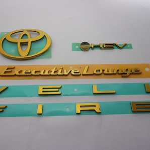 7トレジャー 【 現行 トヨタ 40系 ヴェルファイア 】 TOYOTA 40系 VELLFIRE プレミアム ゴールド エンブレム リア 4点セット