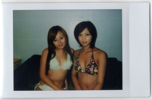 安田美沙子 with 夏川純 ＜ 2004 さくら堂 安田美沙子 with 夏川純 ＞ パック封入 生チェキ ビキニ姿