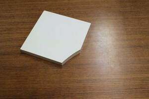 白ユニレート板材15ｔ　有135×有105(残材)□材料