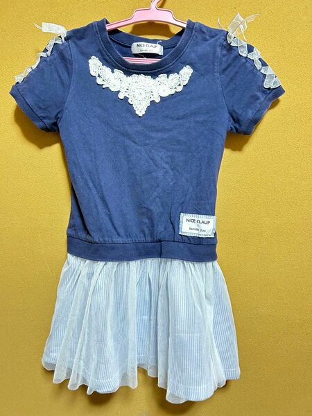 子ども服１２０ 女児Ｔシャツ 半袖ワンピース調トップス 紺色 りぼんレース 花柄刺繍