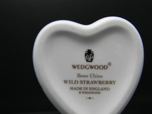 ◆◇ WEDGWOOD ウェッジウッド ◇◆ ワイルドストロベリー ハート型 小さな小物入れ 黒壺_画像5