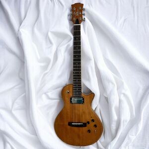 【F0304】Zuma エレキギター ギター ソフトケース有り 付属品有り 【1円スタート】