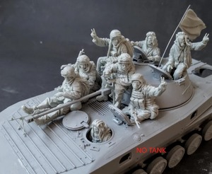 ミリタリー フィギュア 兵士 8体セット 1/35スケール 戦車 兵隊 ジオラマ 未塗装 未組み立て グレー キット おもちゃ レジン 樹脂 p522