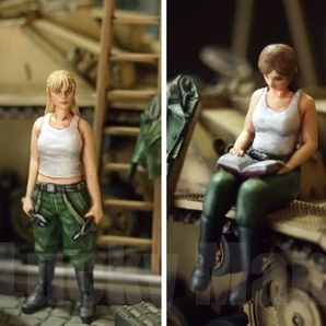 ジオラマ 女性兵士 2体 1/35スケール タンクトップ 訓練 レジン 樹脂 未塗装 未組立 アーミー フィギュア ミニチュア ミリタリー 759