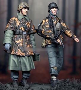 フィギュア 兵士2体 1/35スケール 移動 戦場 兵隊 外国兵 ジオラマ レジン 樹脂 未塗装 未組み立て キット ミリタリー 828