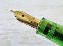 【極希少】 西ドイツ時代 ペリカン 万年筆 グリーン スケルトン PELIKAN W.GERMANY 吸入式 ペン先Mニブ アンティーク品 スーベレーン 緑_画像10